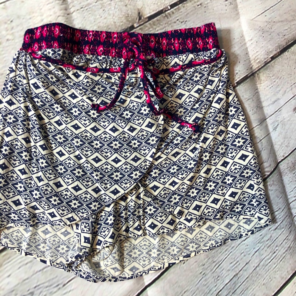 DizzyLizzy slip on rayon shorts